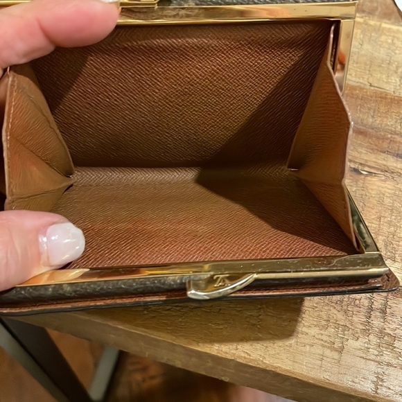 Louis Vuitton short snap wallet - Picture 7 of 9